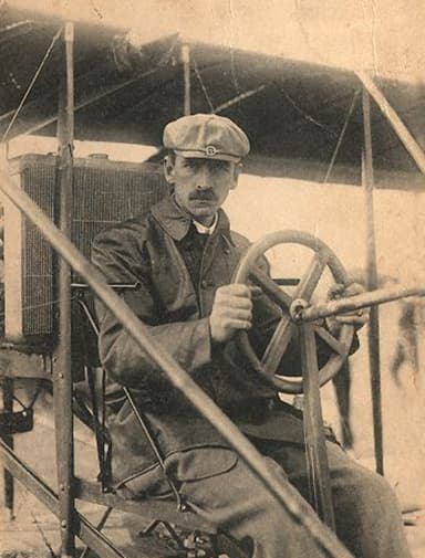Glenn Curtiss in France in 1909